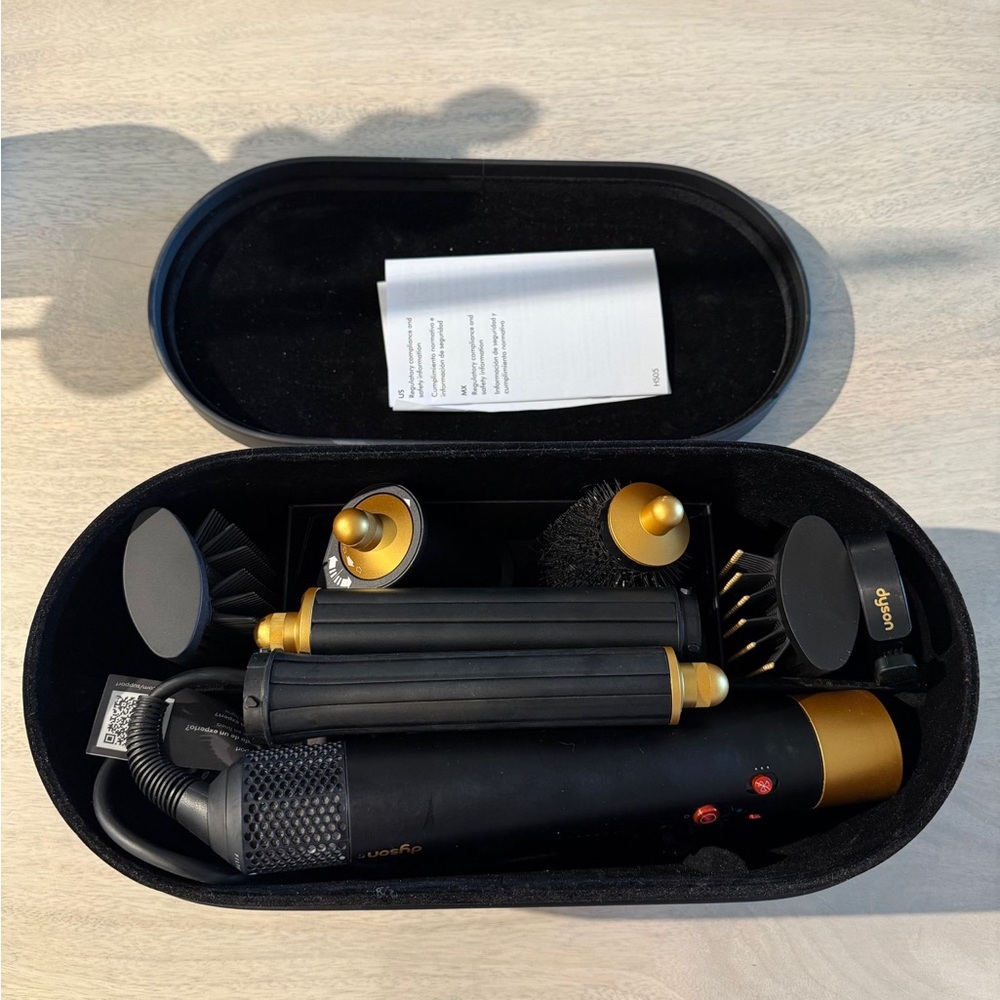 Dyson Airwrap - Black & Gold
